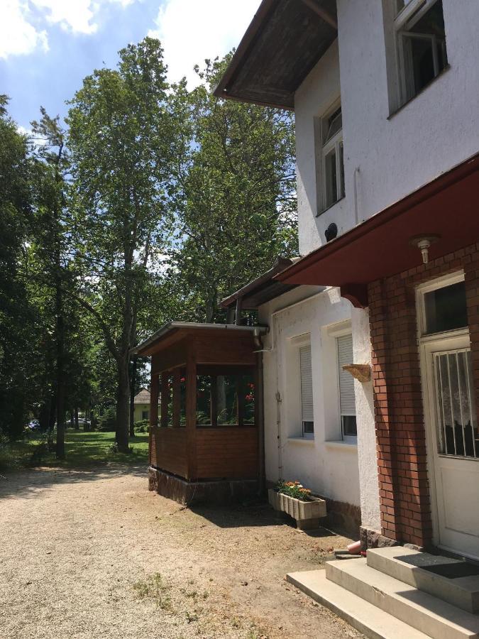Honved N3. Apartman Балатонлеле Екстериор снимка